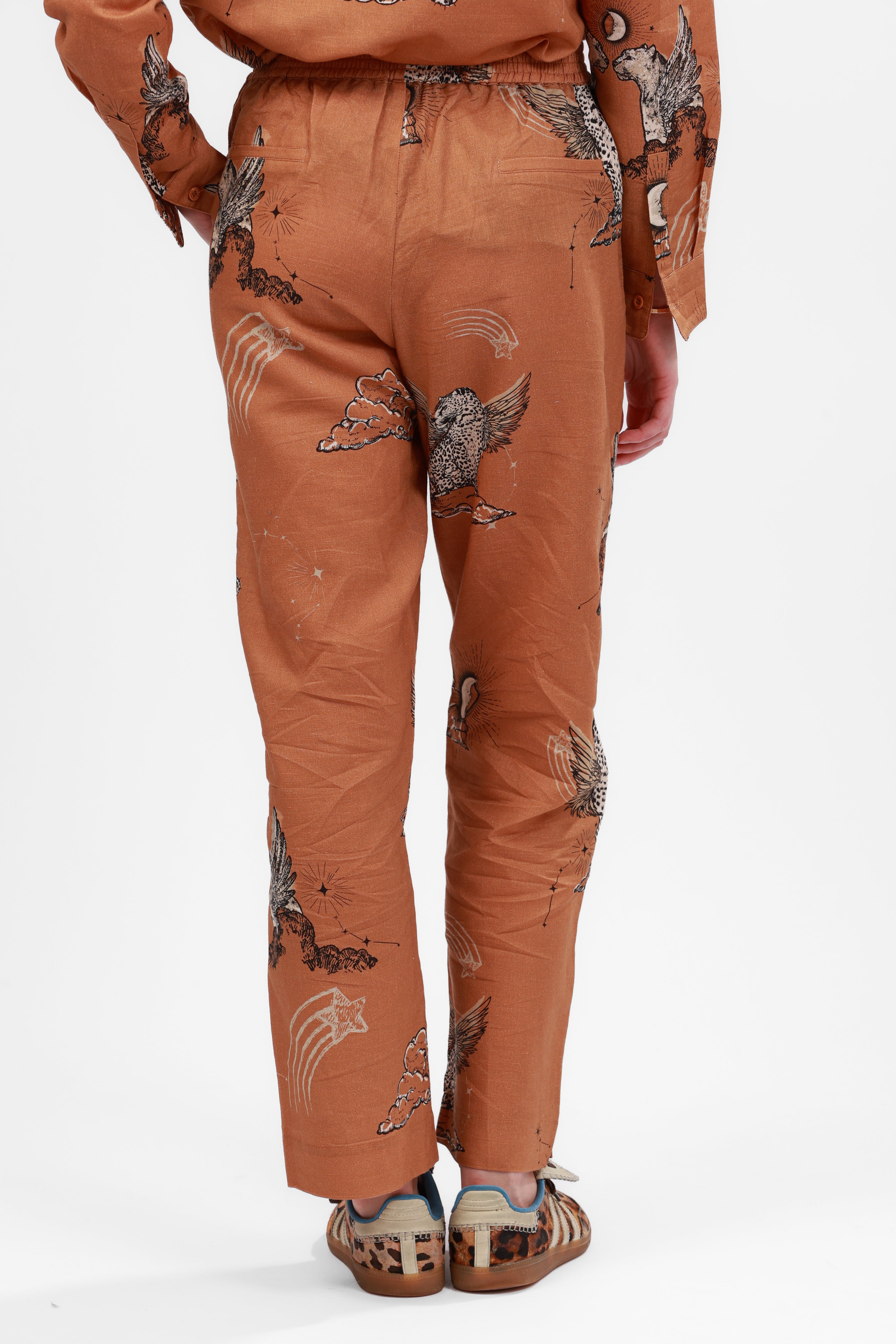 Pant Astrology Almond