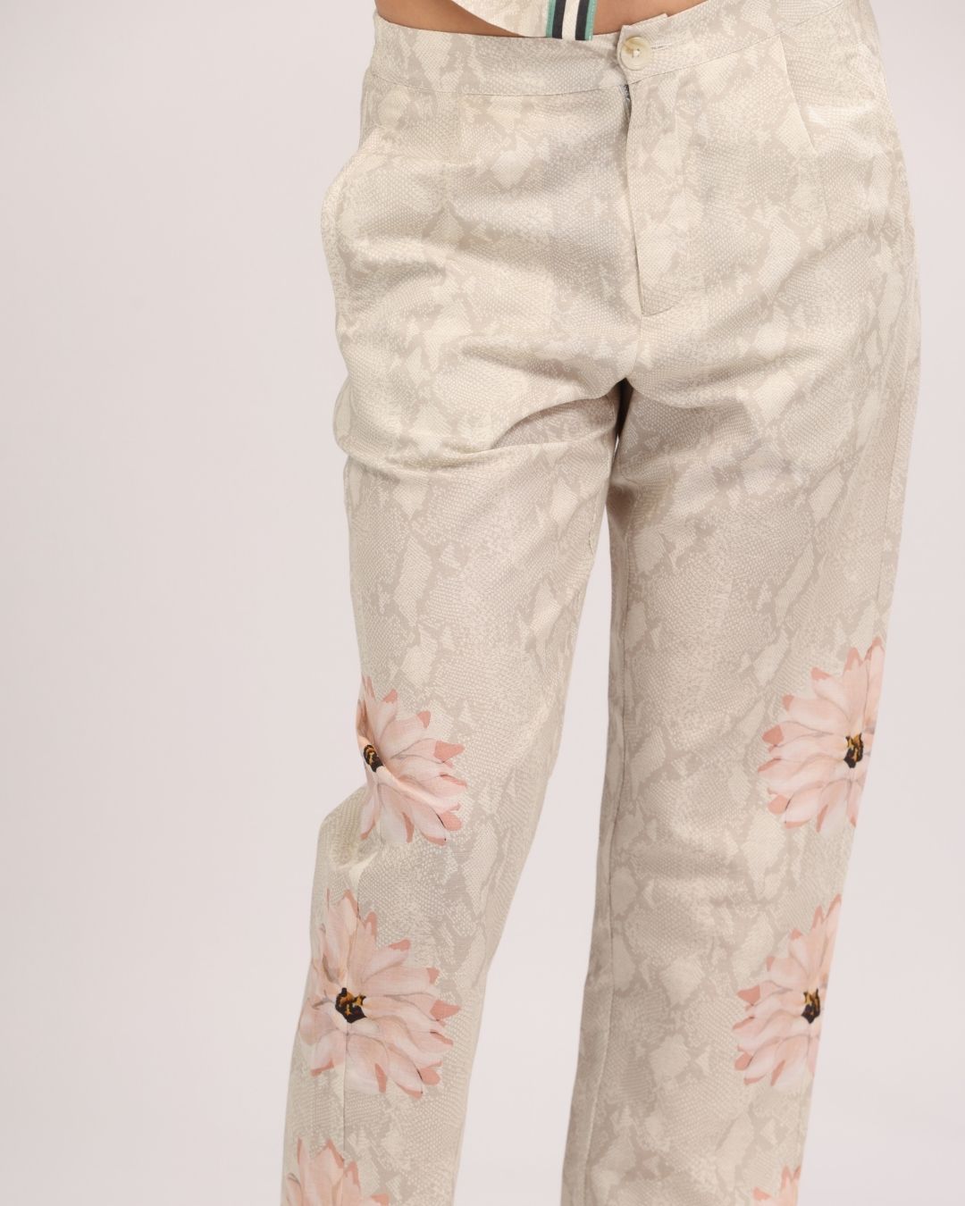 Pant Skin Flower