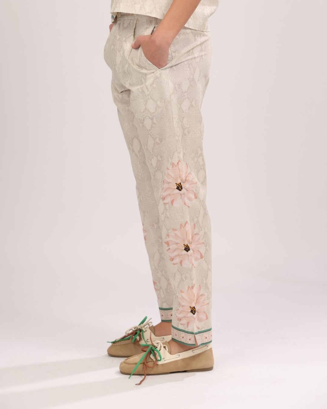 Pant Skin Flower