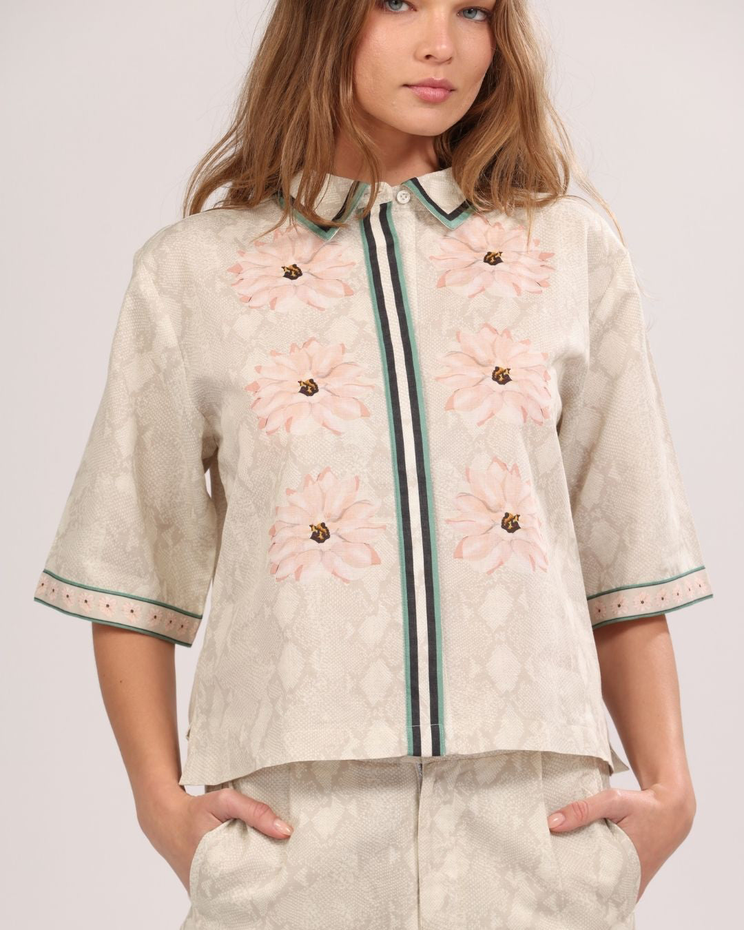 Short Sleeve Shirt Skin Flower