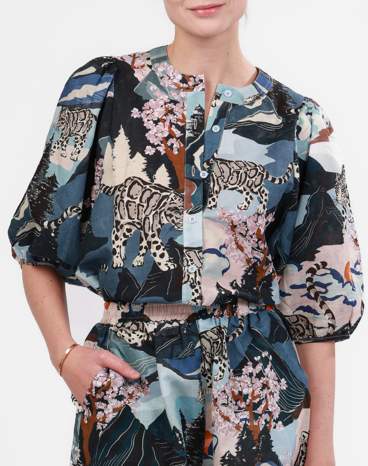 Balloon Shirt Snow Leopard Blue