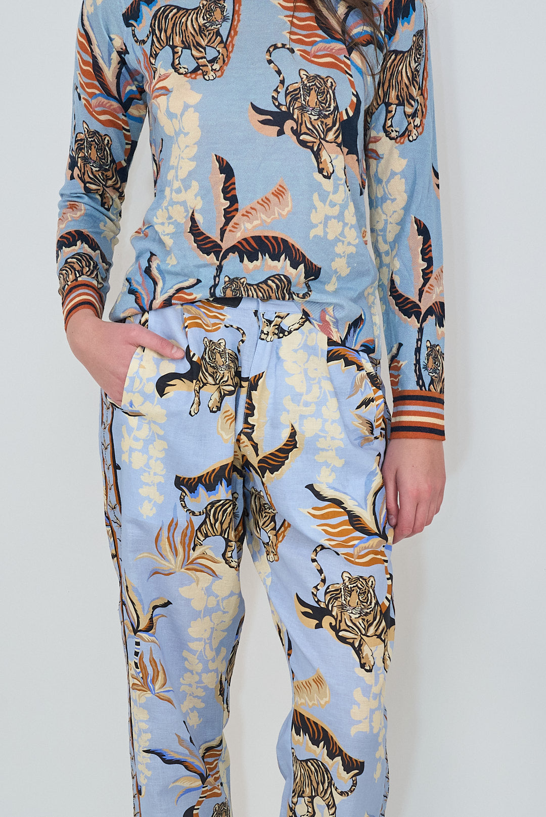 Sweater Cashmere Bali Tiger Light Blue