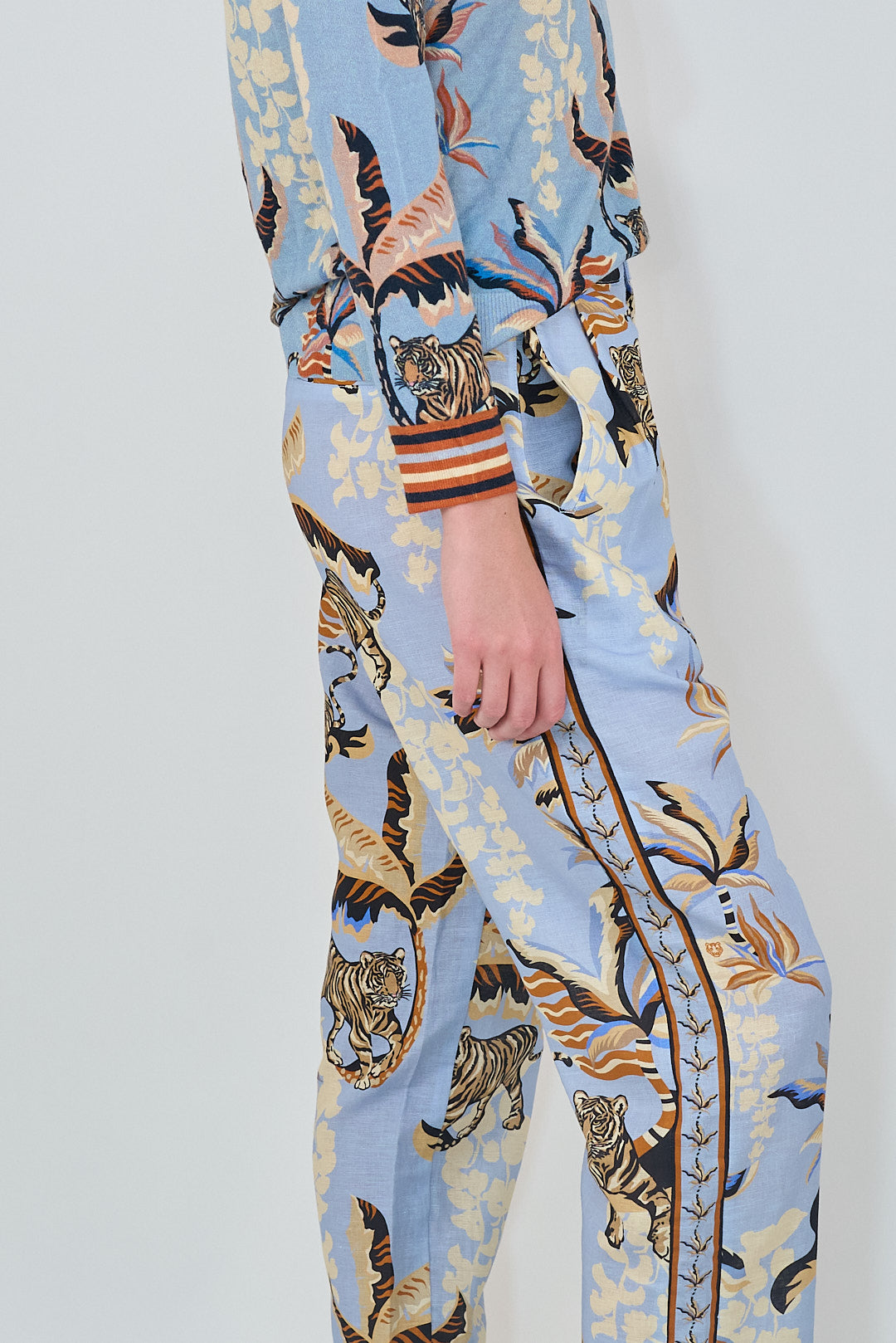 Sweater Cashmere Bali Tiger Light Blue