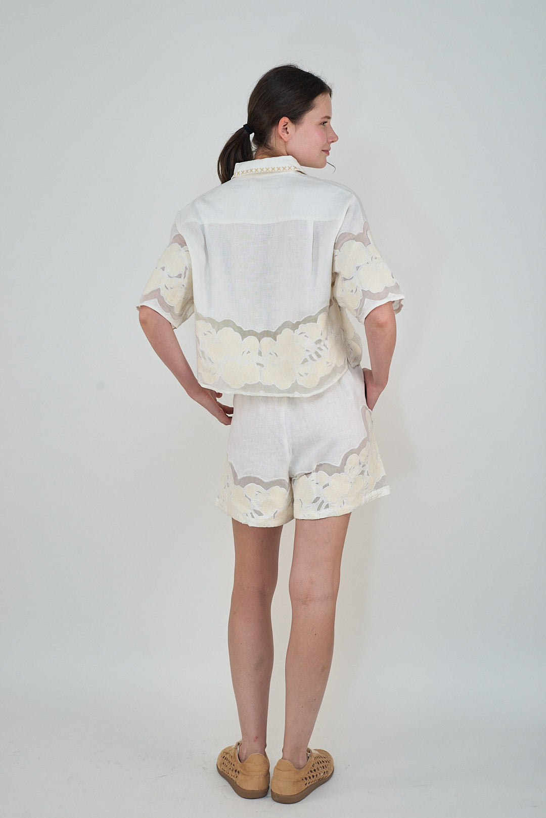 Short Wild Flower White